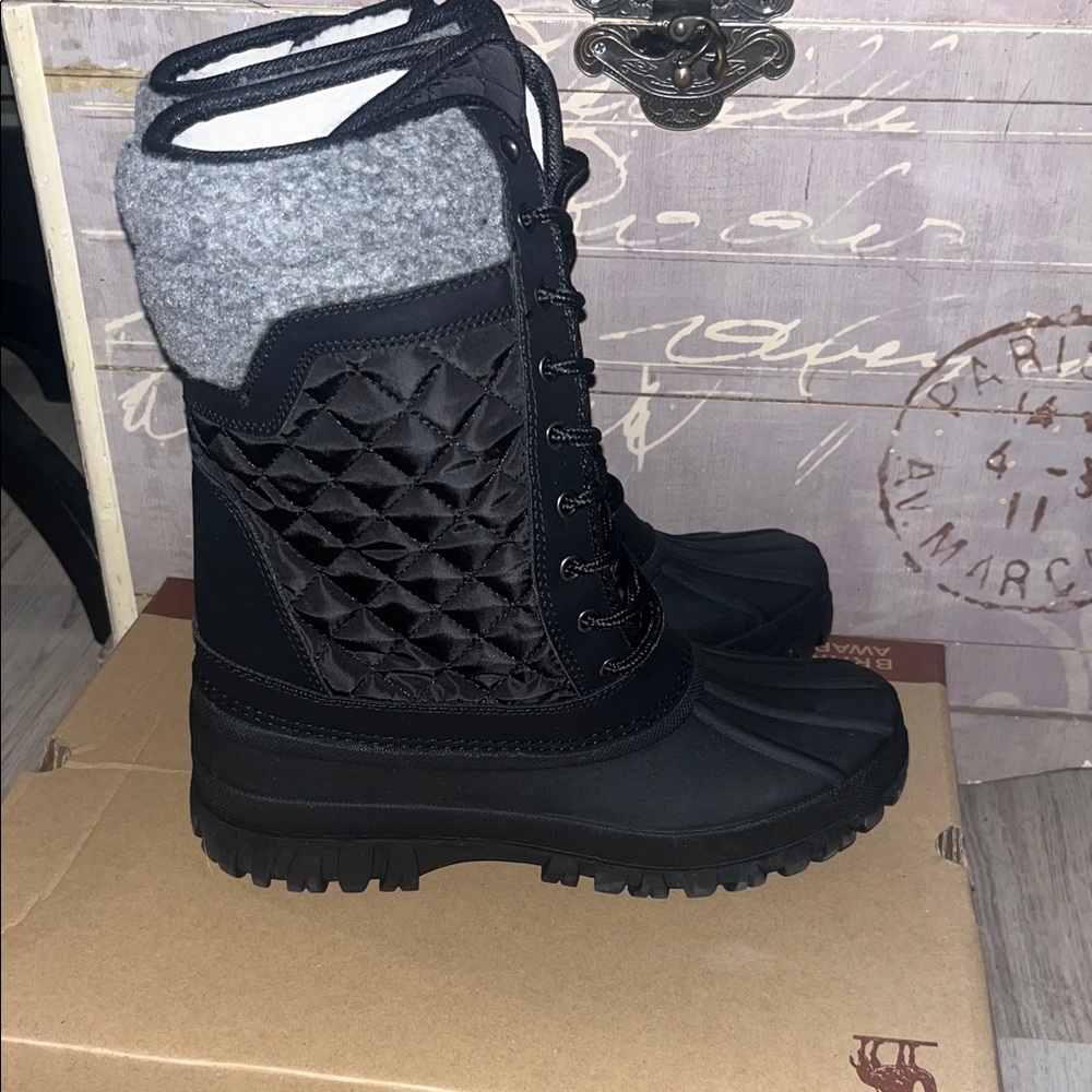 Women's Quilted Black and Gray Winter Boots